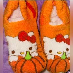 Hello‎ Kitty Fuzzy Slipper Socks Orange Soft Fleece Halloween/ Fall OS